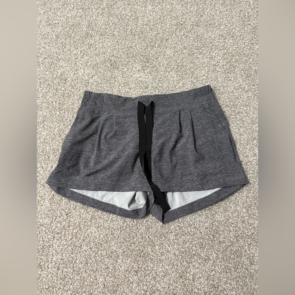 Lululemon Spring Break Away Short II
Heathered Texture Printed Greyt Deep Coal